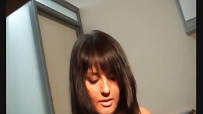Maseuza fără haine care atinge pizda goala foto un membru al unui client