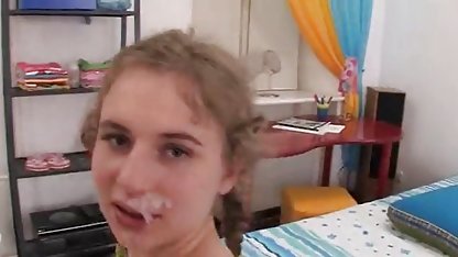 Blondele frumoase poze xxx blonde de la rețeaua DDF se masturbează cu abilitate