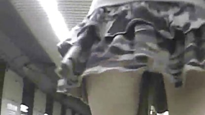 Amanta poze xxx penis silită să-și lingă picioarele în ciorapi de latex