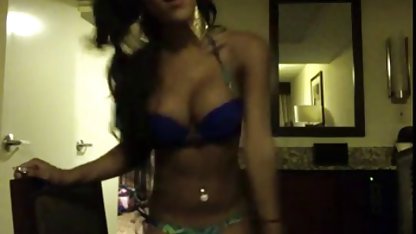 Dasha rusă cu țâțe mici fete xxx poze se agață de un bătrân