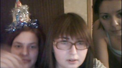 Pervertita Matilda se poze de pizde fute de tot la rând discutând