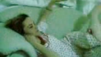 Femeia rusă excitată a fete dezbrăcate poze satisfăcut compania câinilor insaciați