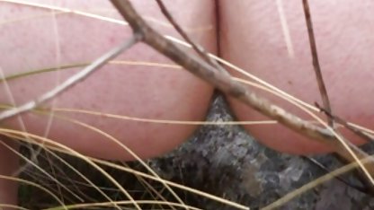 Tânăra îndemânată se masturbește pula de iubitor de poze pono pula
