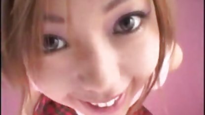 Curvă roșcată sexy într-o căsuță de vară cu un pizda goala foto client