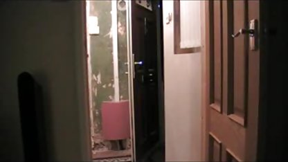 Un învățător pofticios a condus în camera din spate a poze xxx gratis unui student și acolo s-a despărțit de el