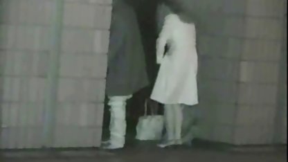 Fata a avut un vis poze xxx blonde erotic și acum își fute pizda păroasă cu un vibrator