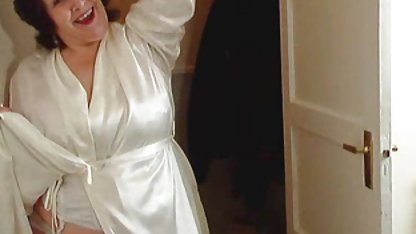 Superba gagica din peignoir erotic se poze xxx pizde mangaie