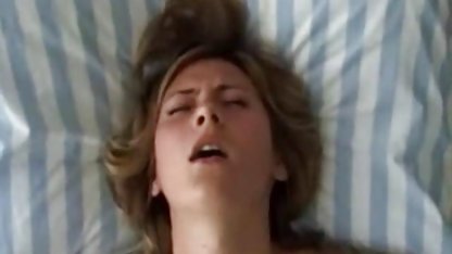 Un bărbat inna poze xxx bisexual i-a luat un falus în gură