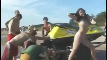 Studenții au pus în scenă o orgie sexuală poze pula goala lecherous