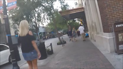 MILF în ciorapi negri cu sânii mari este pozitii sexuale xxx futut tare de un iubit tânăr