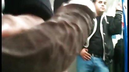 Tatuată lesbiană în poze limbi in pizda ciorapi a sedus-o destul de iubită