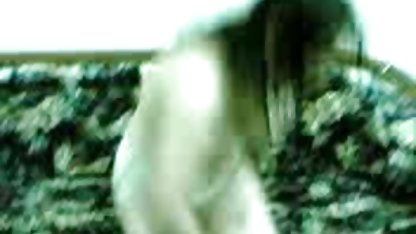 Uriașul cocoș negru găurește vaginul alb al unei foto pizda goala tinere doamne