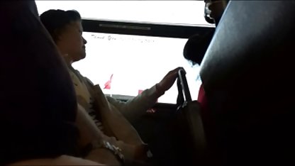 Tânăra lesbiană primește lecție poze xxx penis de cunnilingus de la matusa matură