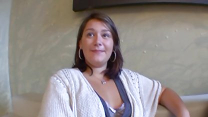 Fata subțire cu sânii mici se fute cu pozitii futai o balenă